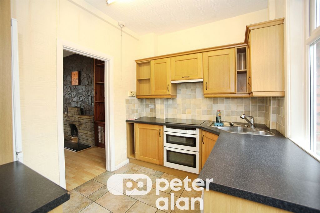 Property photo 2 of 19