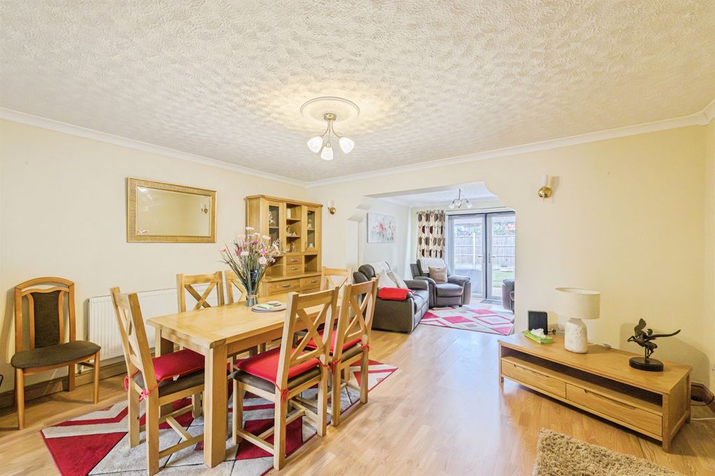Property photo 3 of 19