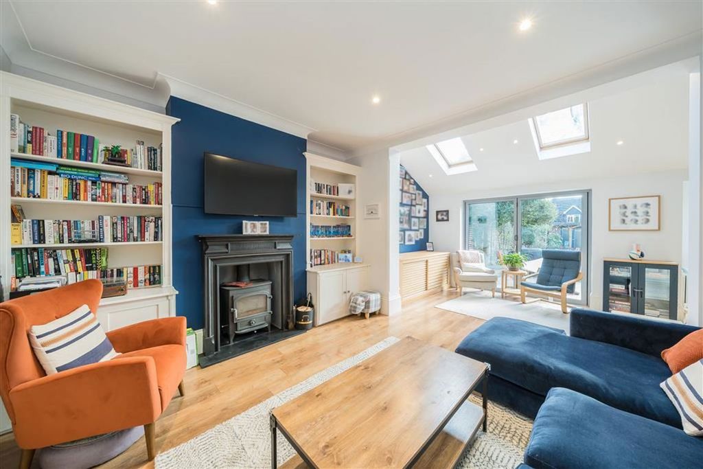 Property photo 2 of 8