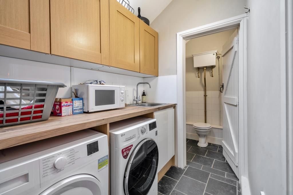 Property photo 2 of 25 Kitchen