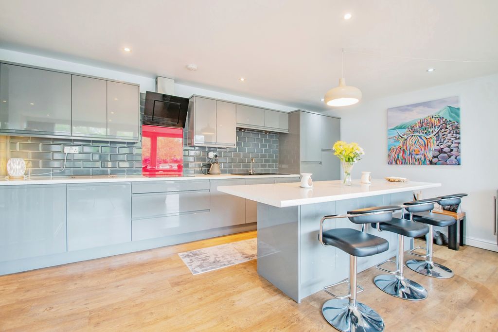 Property photo 3 of 17 Photography