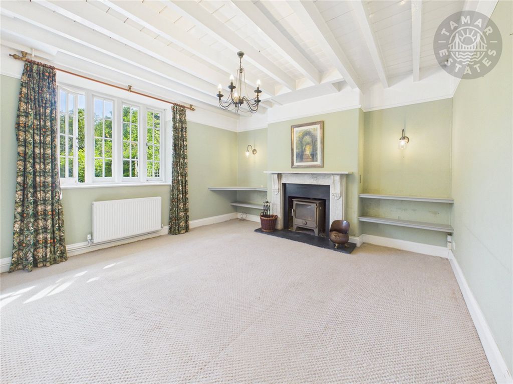 Property photo 2 of 13 Sitting Room