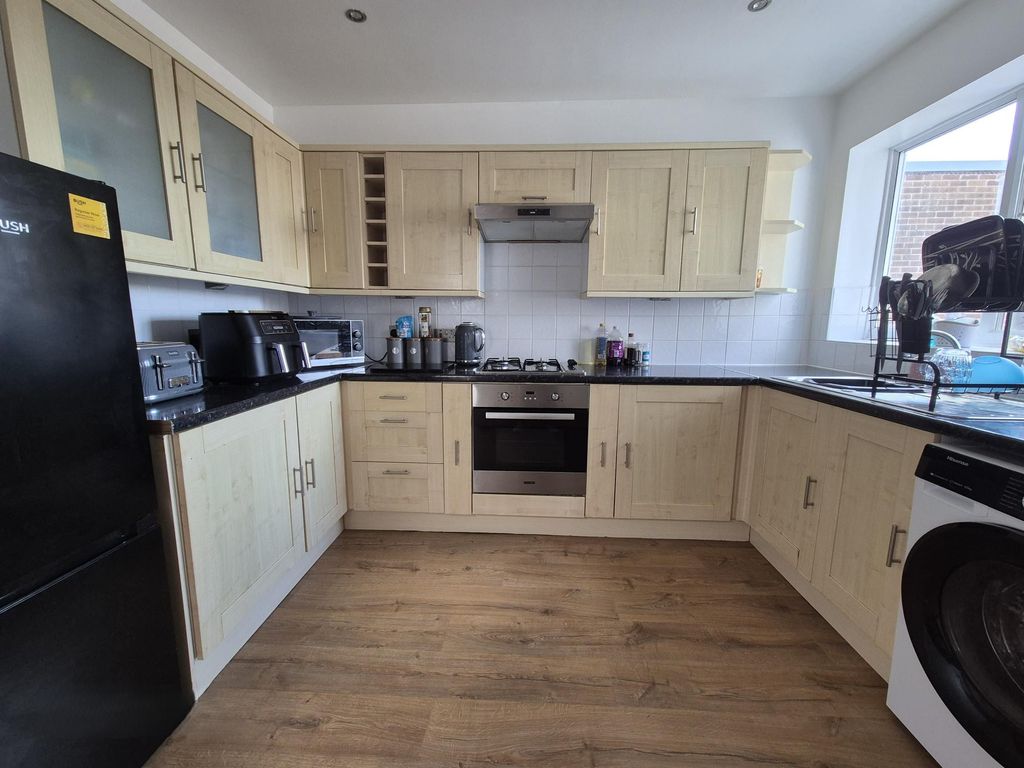 Property photo 2 of 7