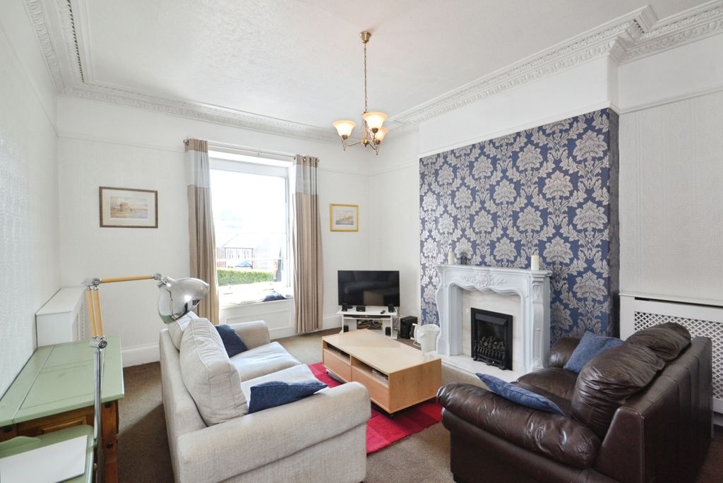 Property photo 2 of 17 Photo