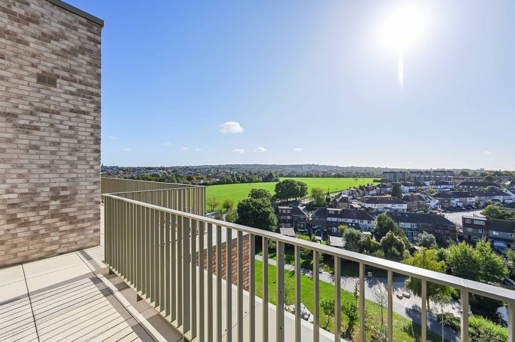 Property photo 3 of 21