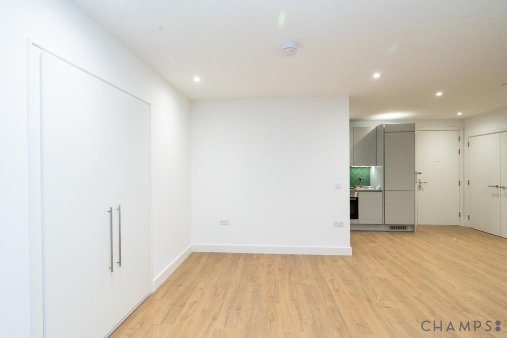 Property photo 2 of 9 Gallery
