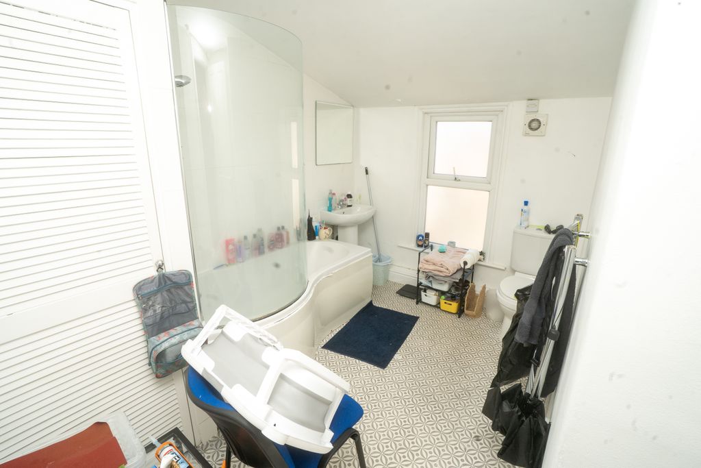 Additional image 10 of 2 bed flat for saleCatherine Street, Chester CH1