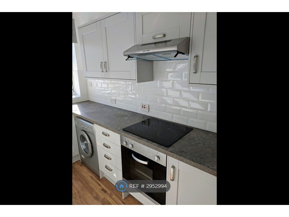 Property photo 3 of 5 Kitchen