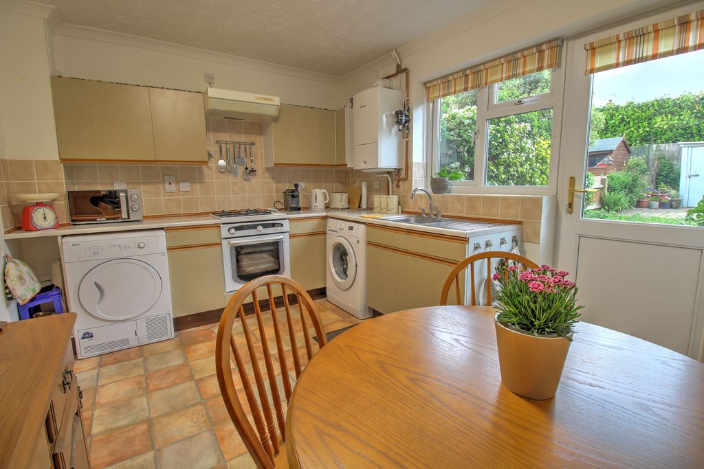 Property photo 2 of 10 A4