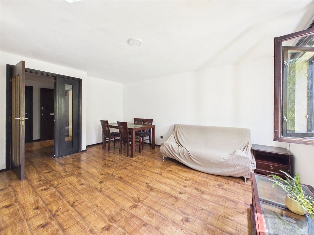 Property photo 3 of 7 Picture 3