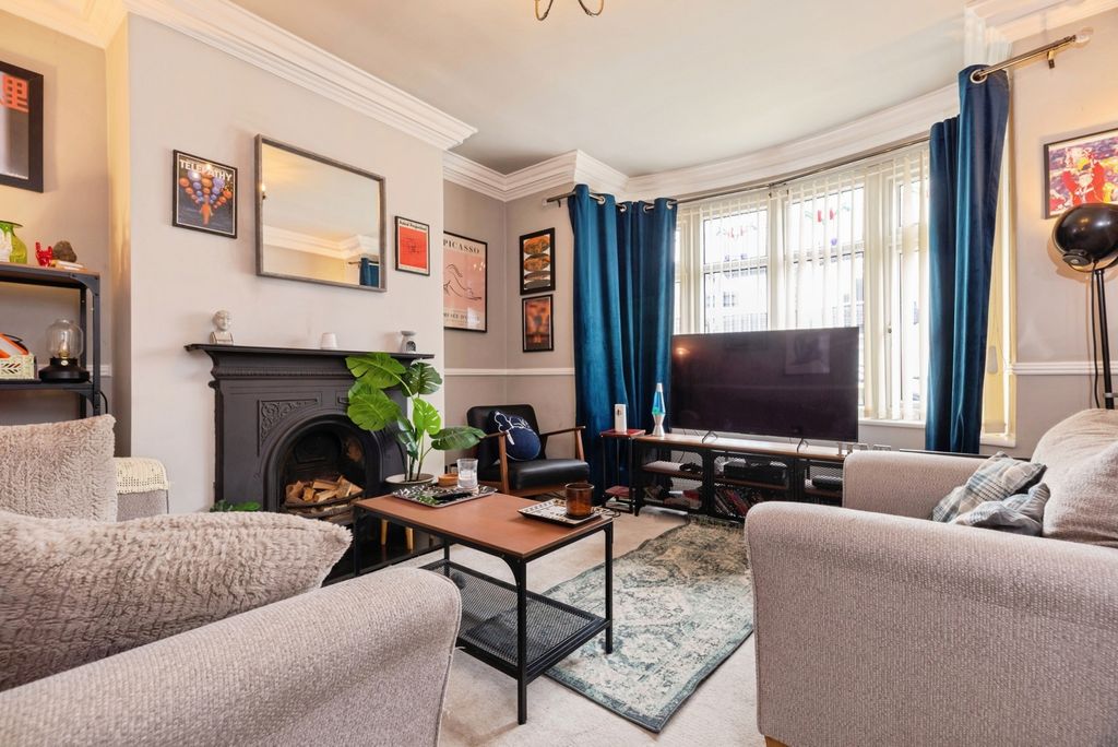 Property photo 2 of 18 Pbox-Img.Jpg