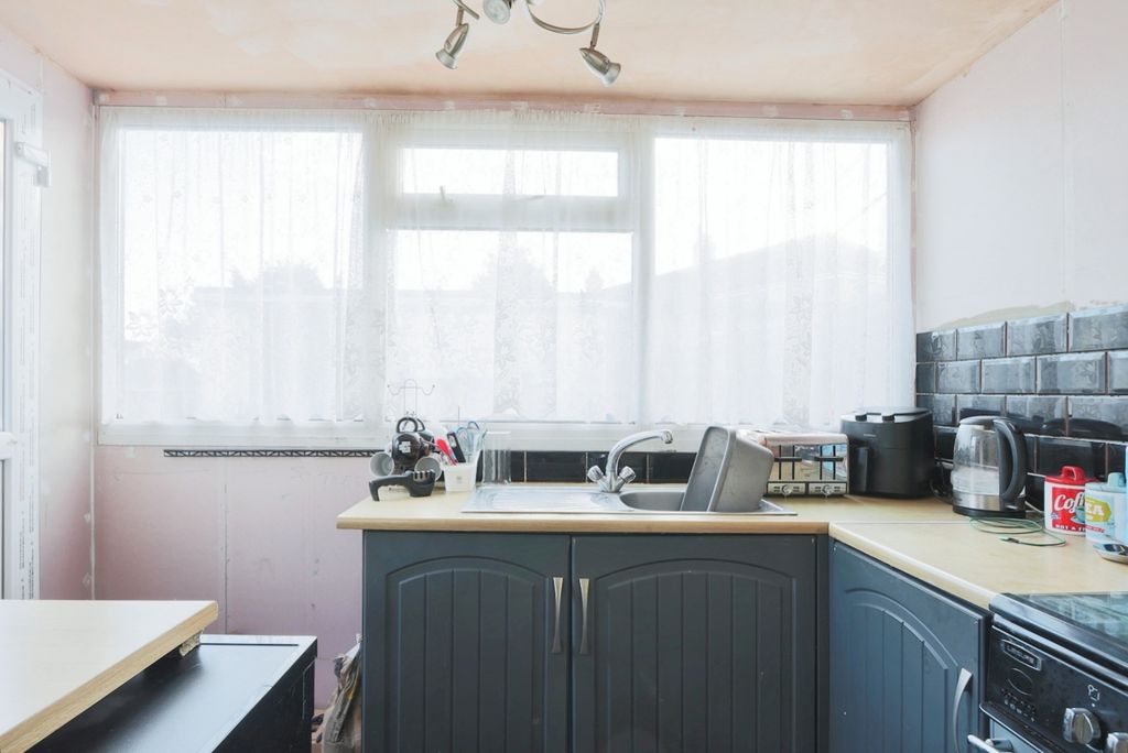 Property photo 2 of 12 3769765