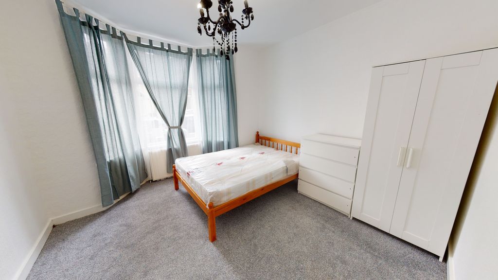 Property photo 1 of 4