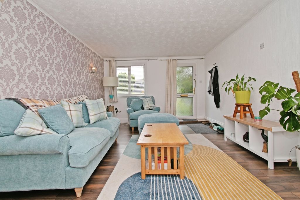 Property photo 2 of 17 Pbox-Img.Jpg