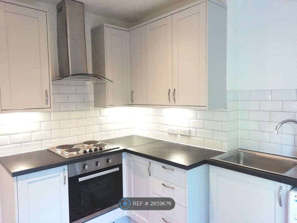 Property photo 3 of 14 Kitchen Hob And Oven