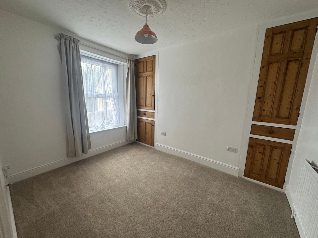 Property photo 3 of 4