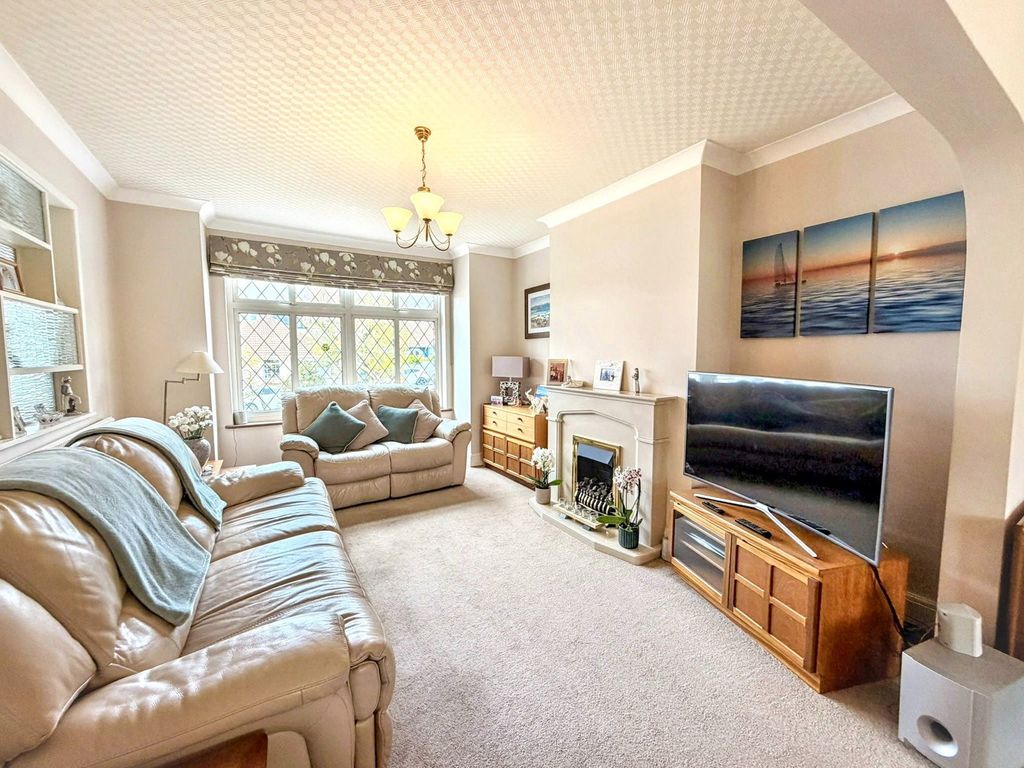 Property photo 3 of 25