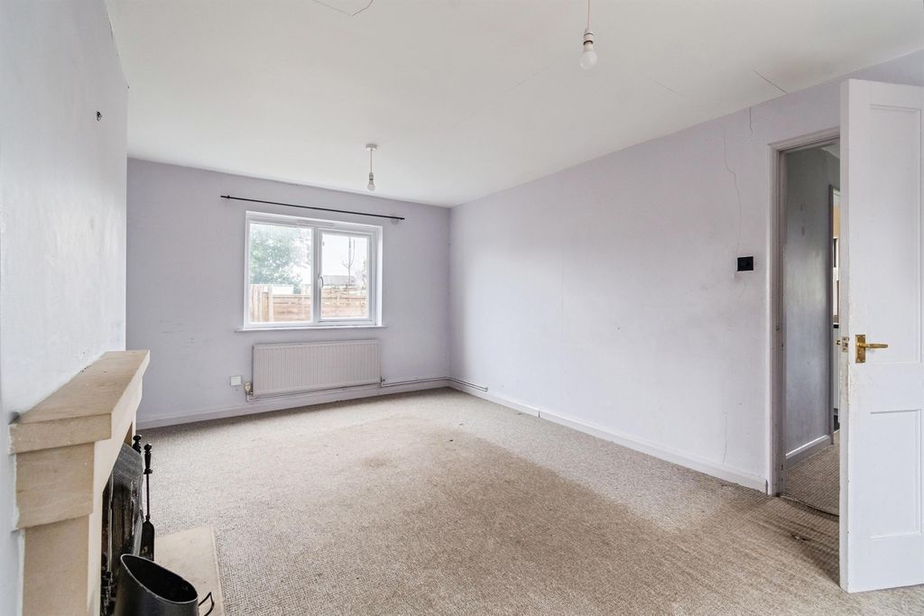 Property photo 3 of 13