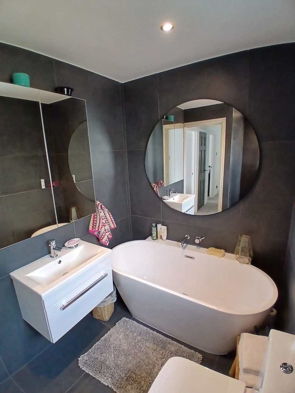Property photo 1 of 17 Main Bathroom