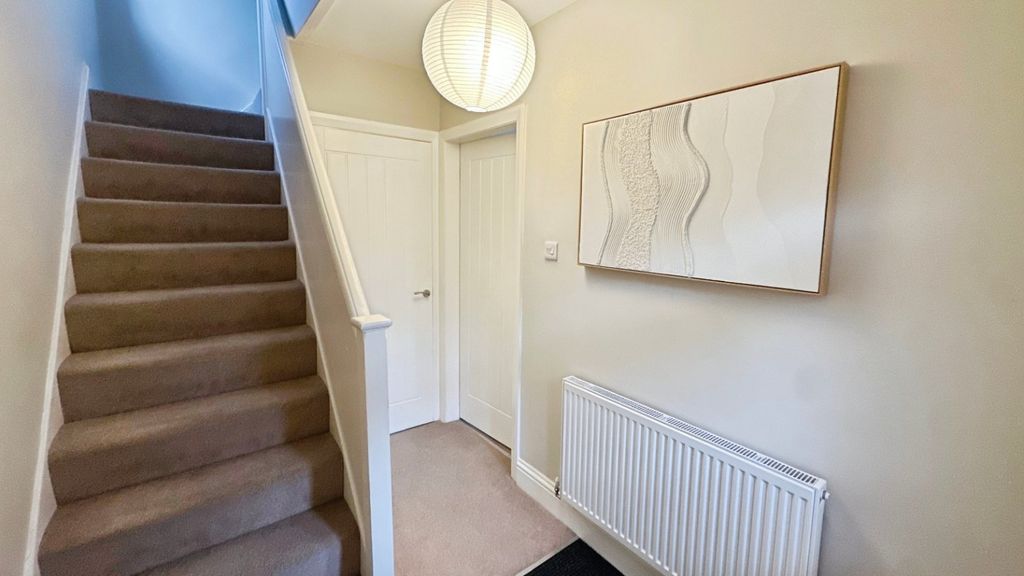 Property photo 2 of 17 Hallway