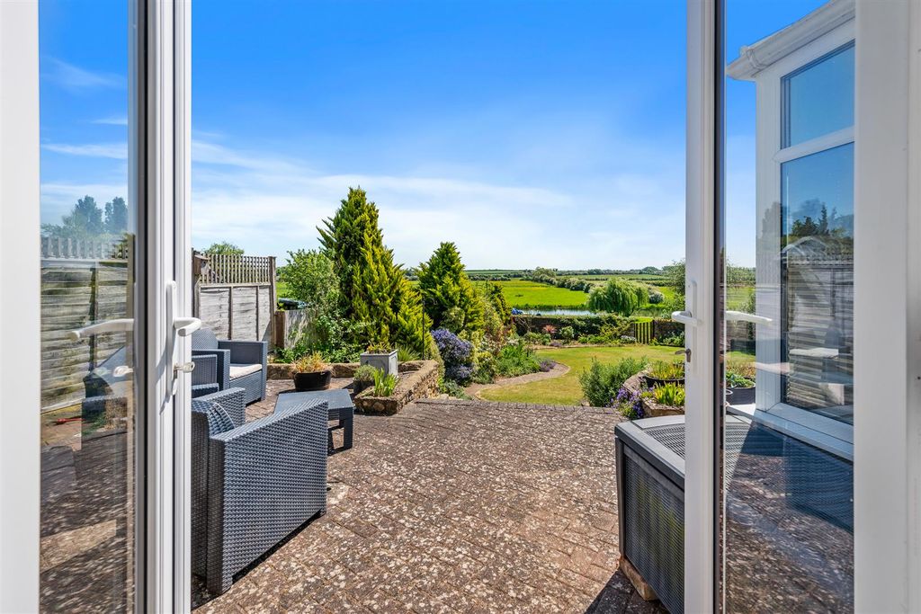 Property photo 2 of 42 6Themooringsweb25.Jpg