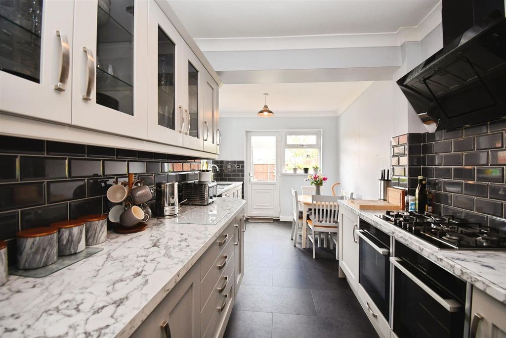 Property photo 3 of 17 ba4A5597-U 20 281 29.Jpg