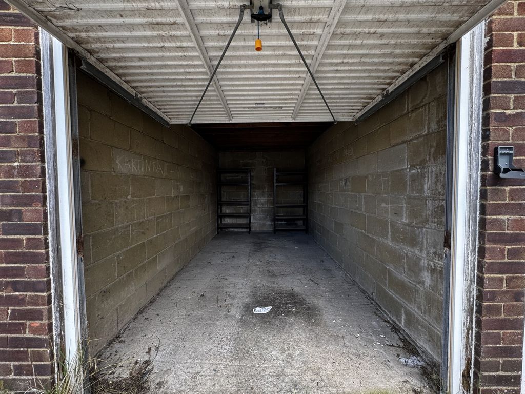 Property photo 3 of 4