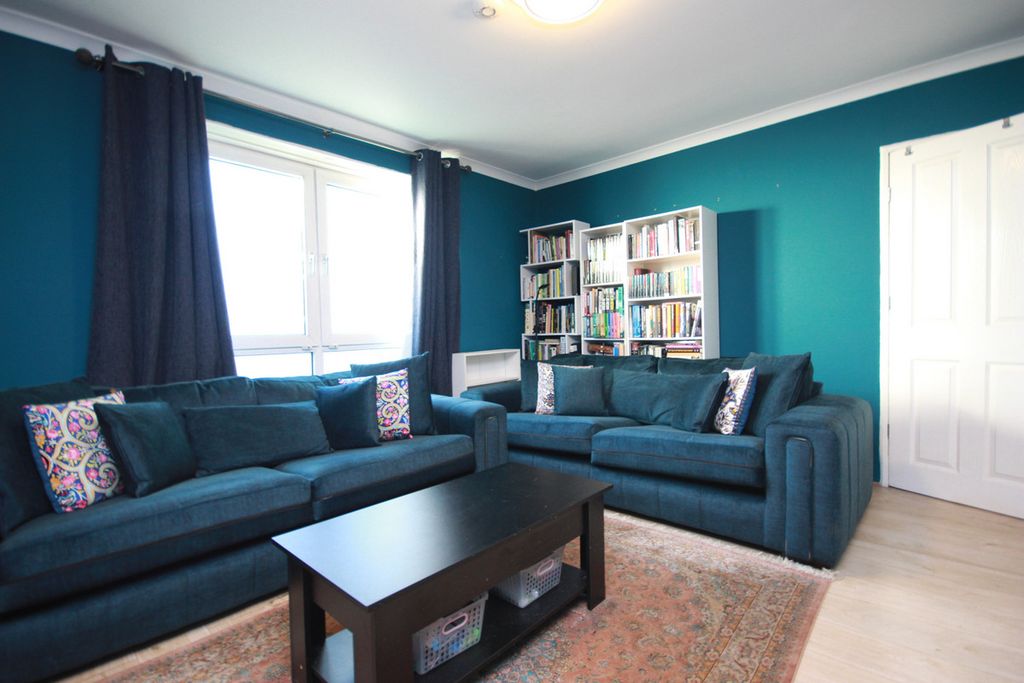 Property photo 3 of 17