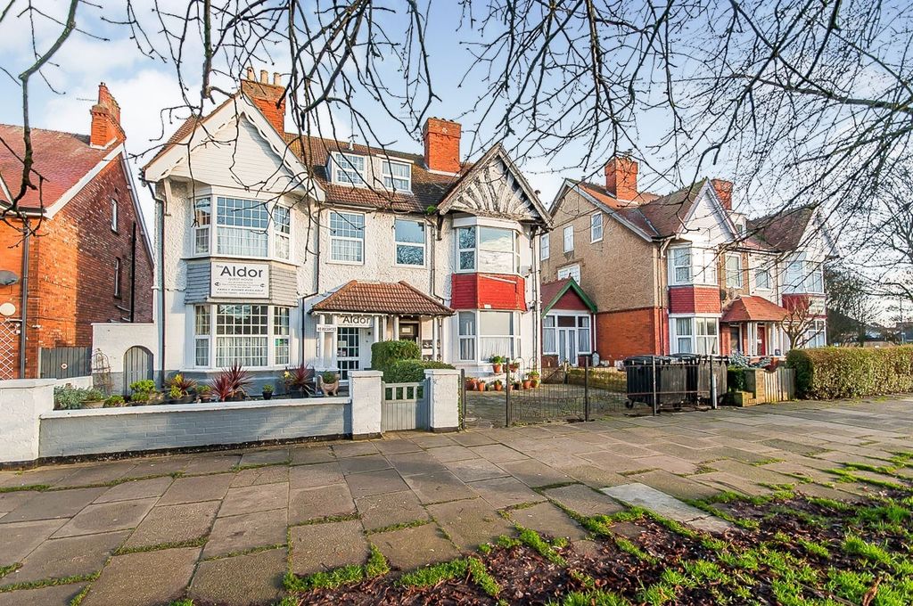 Property photo 1 of 5