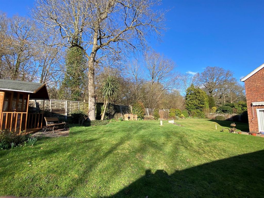 Property photo 2 of 12 Garden1.Jpg