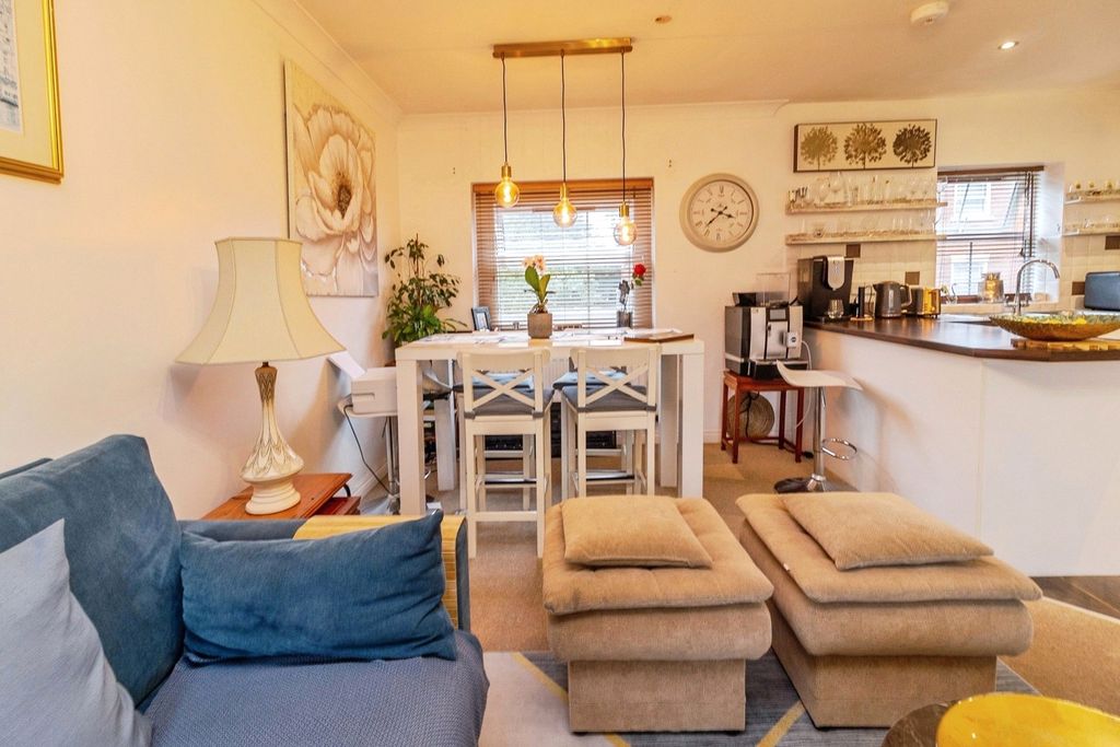 Property photo 3 of 17 Picture No. 02