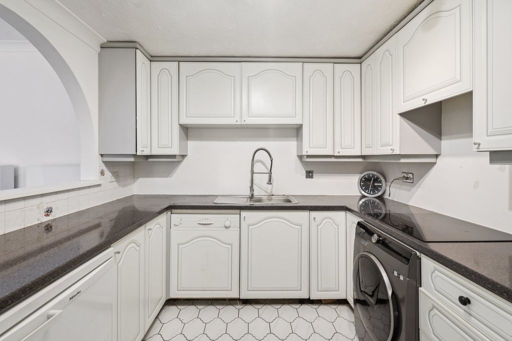 Property photo 3 of 7 Picture No. 05