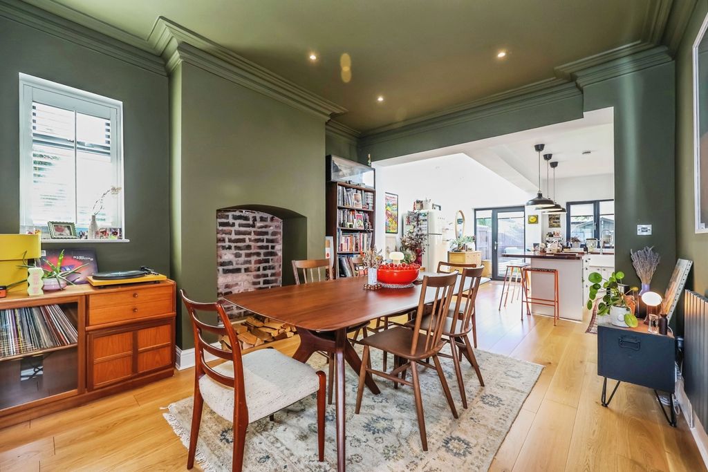 Property photo 2 of 22 Pbox-Img.Jpg