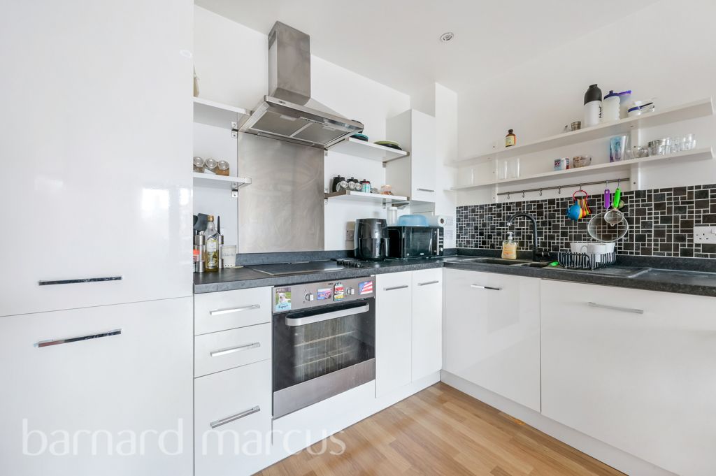 Property photo 2 of 8 Kitchen