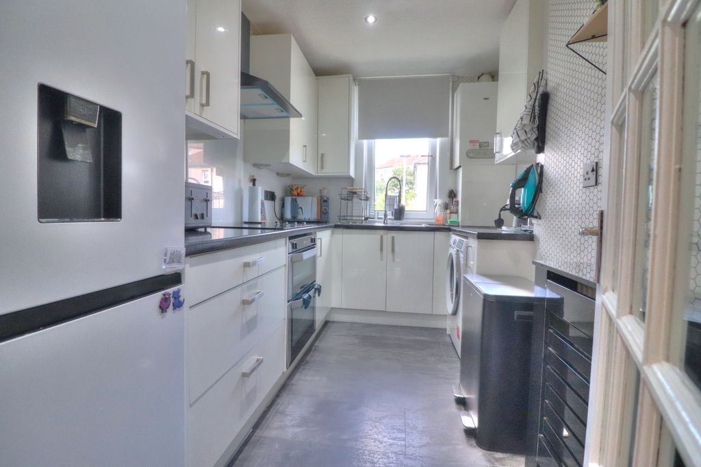 Property photo 3 of 10 Img_8404_5_6