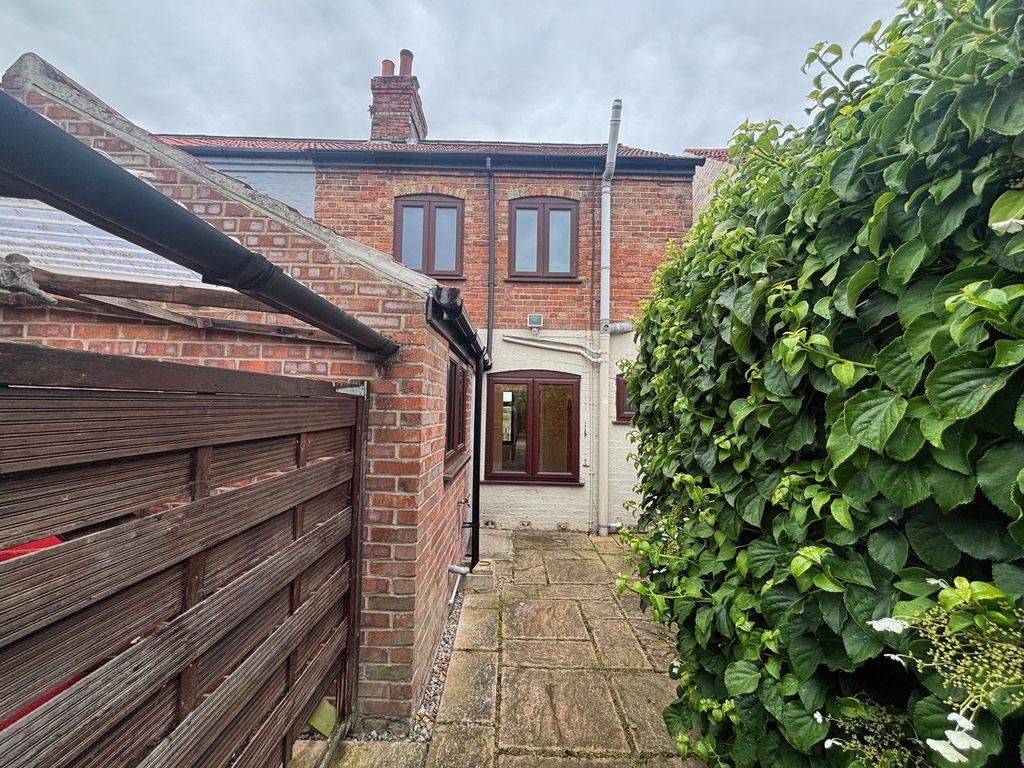 Property photo 2 of 22