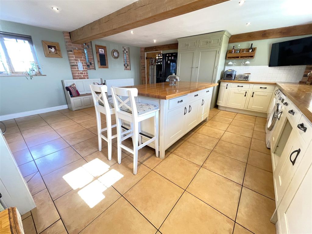 Property photo 2 of 26