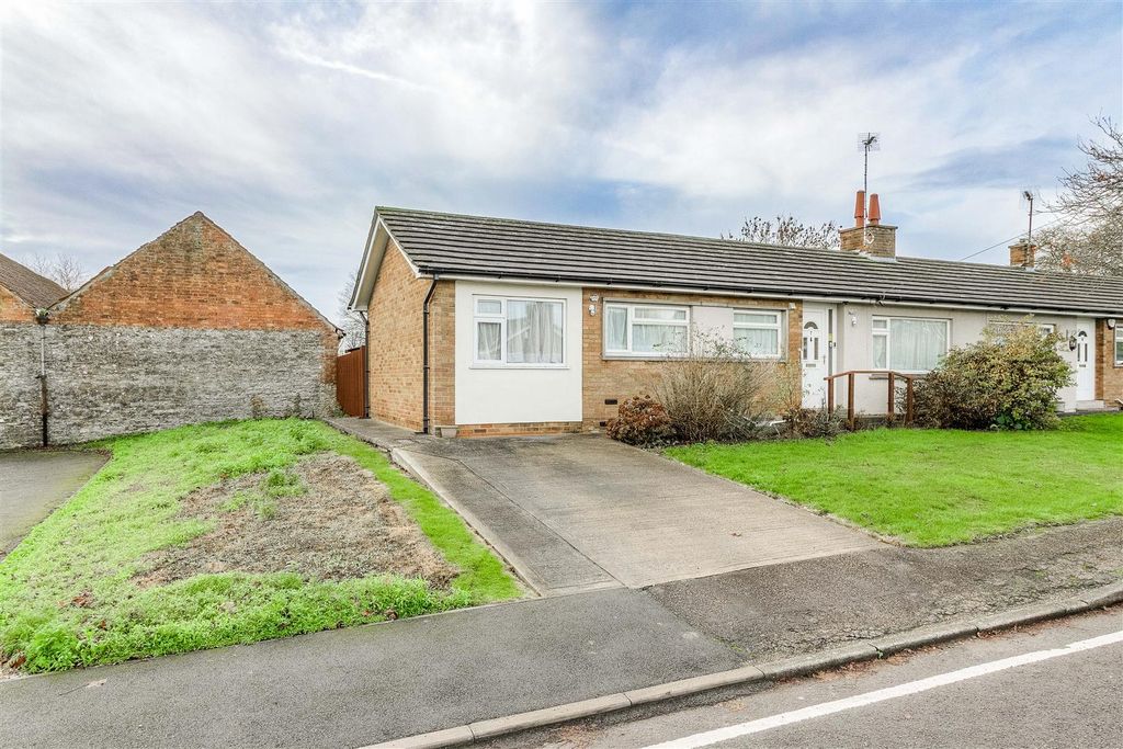 Property photo 1 of 10 Church Lane Front