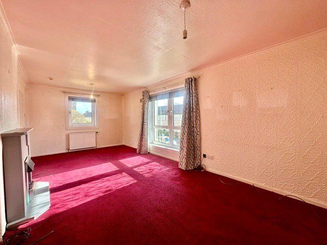 Property photo 2 of 9 Lounge