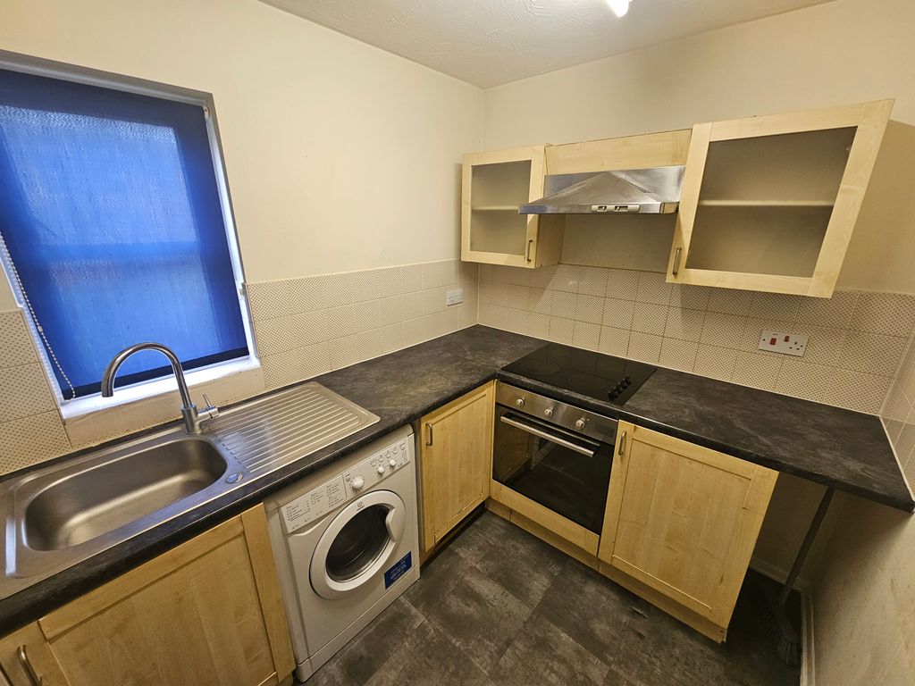 Property photo 3 of 6