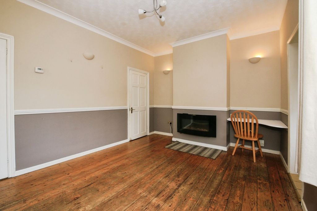 Property photo 3 of 12 Pbox-Img.Jpg