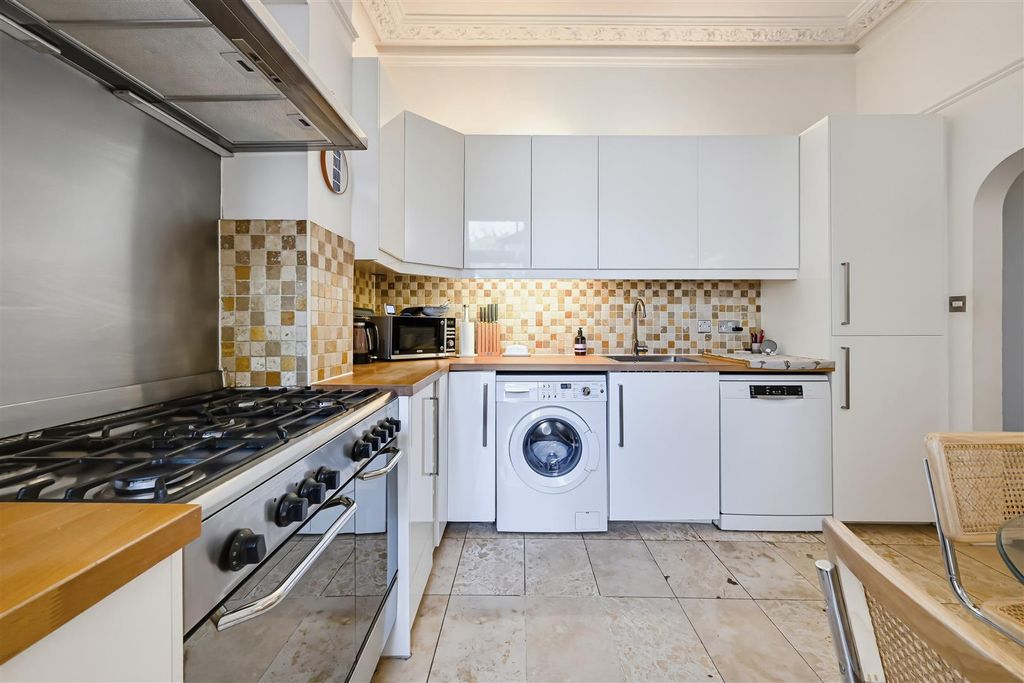 Property photo 3 of 12 Alexandra Road (3).Jpg