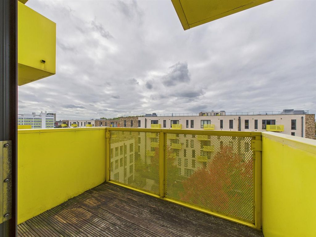 Property photo 3 of 12 Cam04237G0-Pr0223-Still005.Jpg