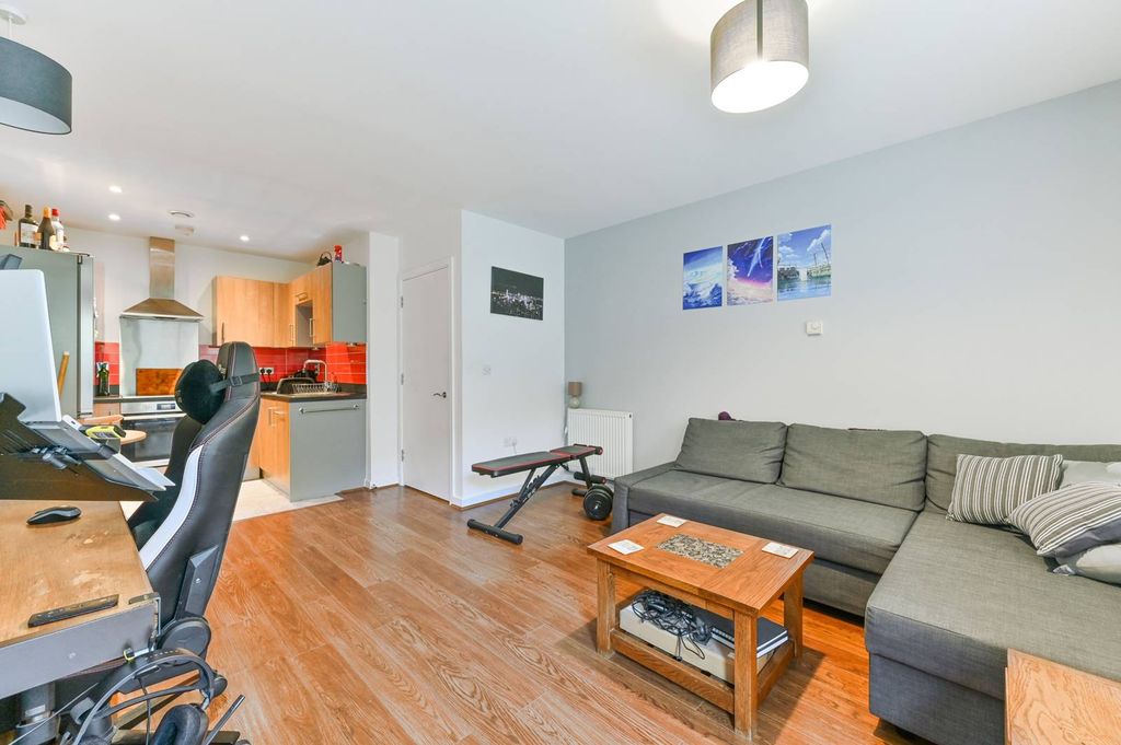 Property photo 2 of 13