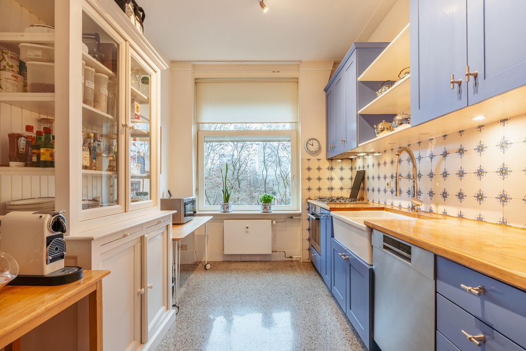 Property photo 3 of 49