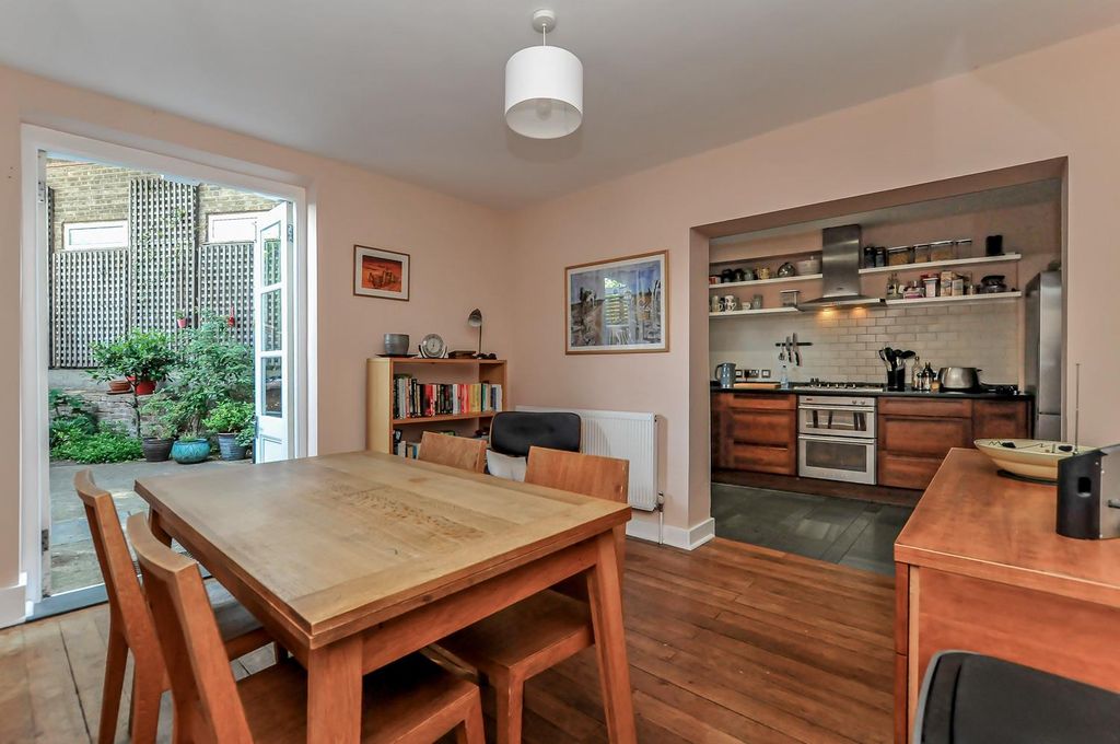 Property photo 2 of 18 16A.Jpg