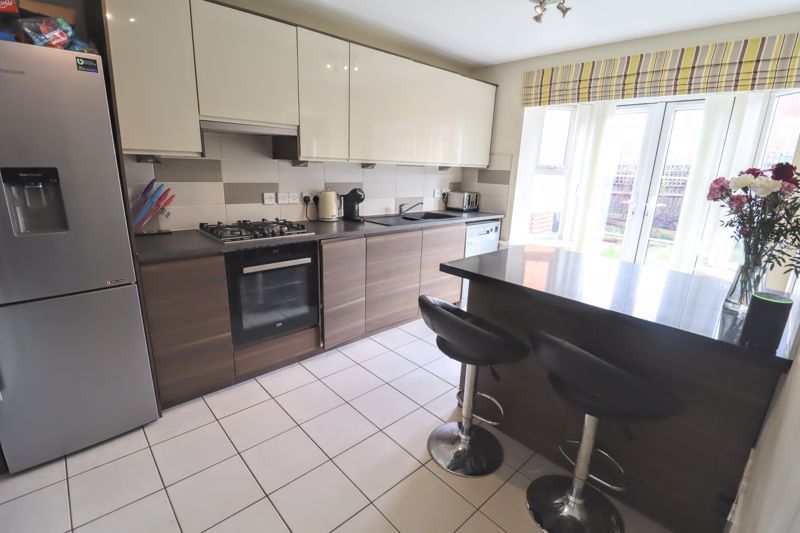 Property photo 3 of 21 Kitchen