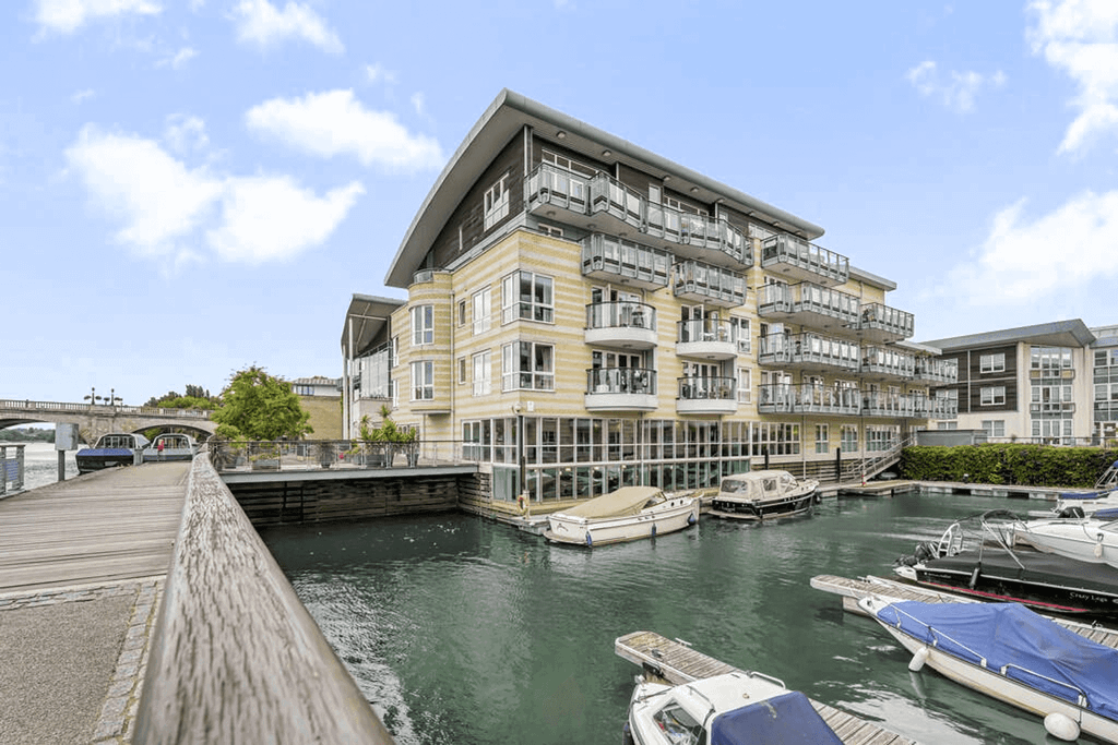 Property photo 1 of 11