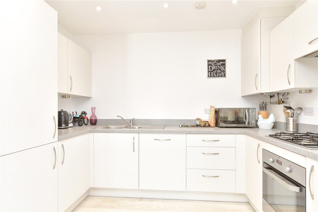 Property photo 2 of 10 Kitchen