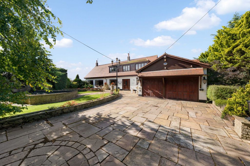 Property photo 1 of 35